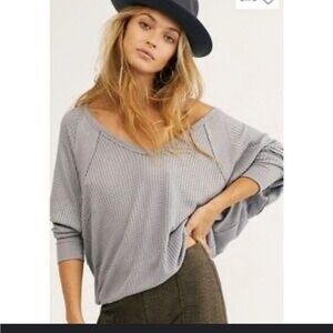 Free People over sized Santa Clara Thermal
We The Free grey  Knit shirt xs